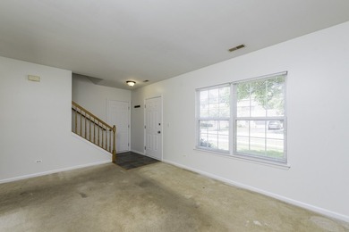 Welcome home to this beautifully maintained and move-in-ready - photo 5