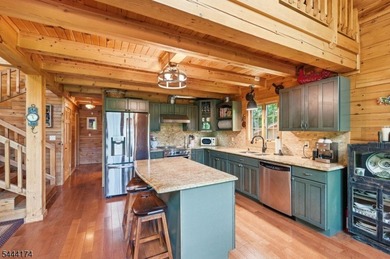 Escape To Your Own Mountain Retreat In This Beautifully Crafted - photo 12