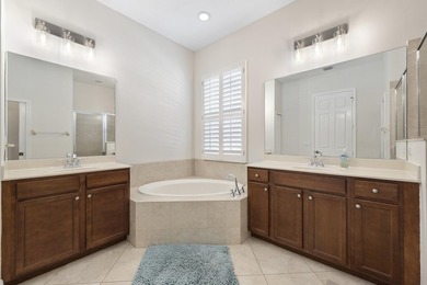 Welcome to this charming CORNER UNIT 2-bedroom, 2-bathroom villa - photo 12
