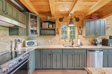 Escape To Your Own Mountain Retreat In This Beautifully Crafted - photo 14