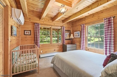 Escape To Your Own Mountain Retreat In This Beautifully Crafted - photo 15