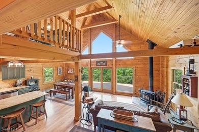 Escape To Your Own Mountain Retreat In This Beautifully Crafted - photo 20