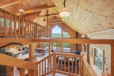 Escape To Your Own Mountain Retreat In This Beautifully Crafted - photo 21