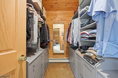 Escape To Your Own Mountain Retreat In This Beautifully Crafted - photo 29