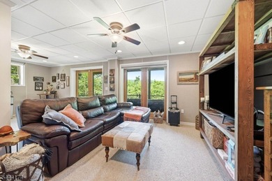 Escape To Your Own Mountain Retreat In This Beautifully Crafted - photo 31