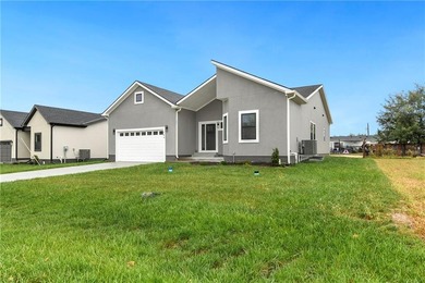 Two high-quality newly constructed 3BR2BA lake homes at Linn - photo 2