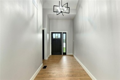Two high-quality newly constructed 3BR2BA lake homes at Linn - photo 7