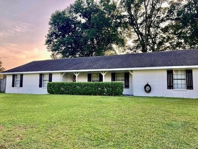 Lake Hide-A-Way Home For Sale in Picayune Mississippi