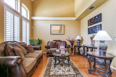 East facing home with 5 bedrooms with solid hardwood floors, Koi - photo 4