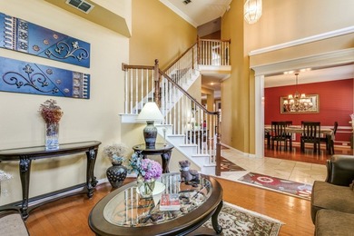 East facing home with 5 bedrooms with solid hardwood floors, Koi - photo 5