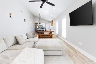 Custom built craftsman home just minutes from Downtown - photo 8