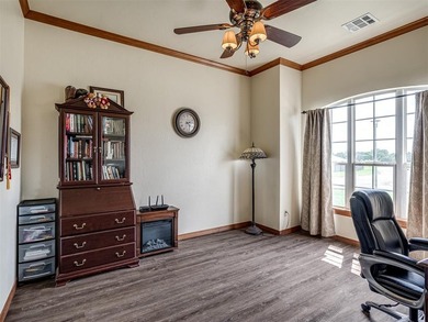 Welcome home to this beautiful 3-bedroom home with a dedicated - photo 31
