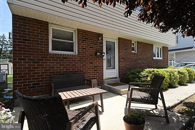 Immediate possession!!! Welcome to 238 Fox Run Road, a well - photo 2