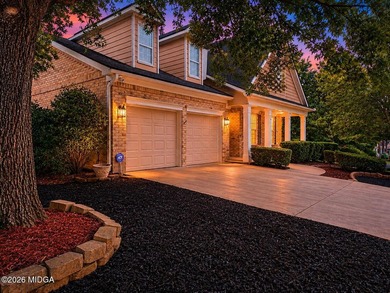 Welcome to this beautifully maintained 3 bedroom, 2 bath home - photo 4