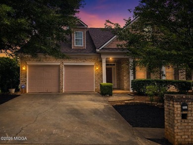Welcome to this beautifully maintained 3 bedroom, 2 bath home - photo 5