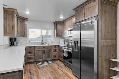 Don't miss this thoughtfully designed custom and fully finished - photo 33