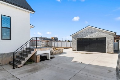 Don't miss this thoughtfully designed custom and fully finished - photo 45
