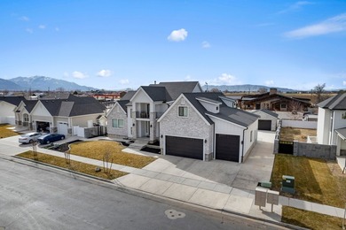 Don't miss this thoughtfully designed custom and fully finished - photo 50
