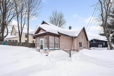 Lake Bancroft Home For Sale in Ishpeming Michigan