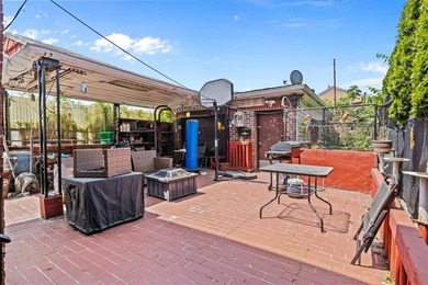 HOME FOR SALE GRAVESEND BROOKLYN Great opportunity to own a home - photo 4