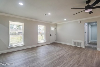 Welcome to your dream home! This beautiful smart home is - photo 12