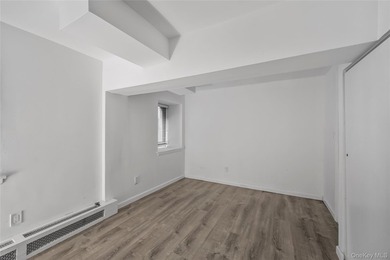 Larchmont Living at Your Fingertips! Step into this charming - photo 15
