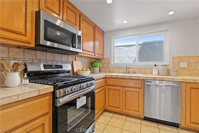 Nestled on the quiet Ridgecove Court S side in the highly - photo 5