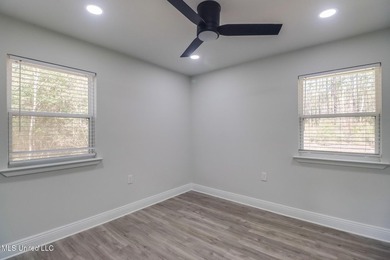Welcome to your dream home! This beautiful smart home is - photo 17