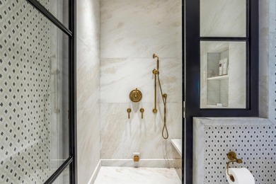 Tucked away in the heart of town, 238 Phipps Plaza offers the - photo 19