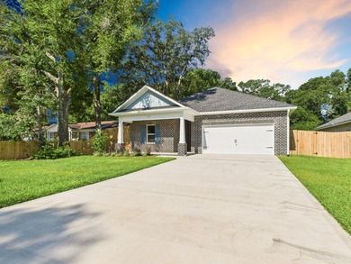 Close by 6/30 and get $500 Any Bucks!! Move into this stunning - photo 1