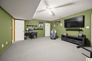 The square footage tells the story. With approximately 3,000 - photo 33
