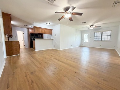 Welcome home to this move-in ready gem in a quiet neighborhood - photo 5