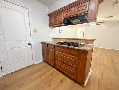 Welcome home to this move-in ready gem in a quiet neighborhood - photo 8