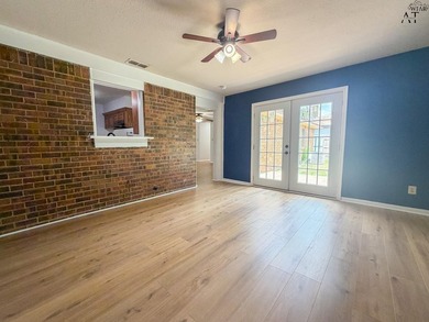 Welcome home to this move-in ready gem in a quiet neighborhood - photo 10