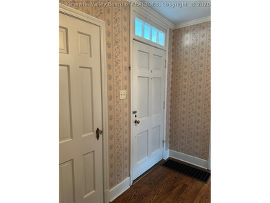 Always a favorite of mine! This is a beautiful colonial home - photo 6