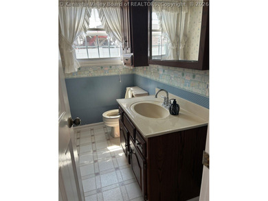 Always a favorite of mine! This is a beautiful colonial home - photo 7