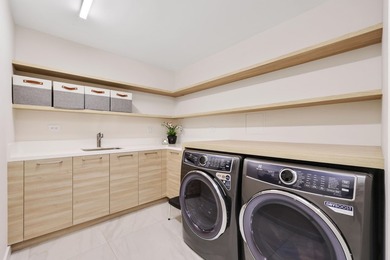 Spectacular Corner 4 Bedroom + Den in the Much Coveted Alina - photo 35