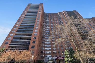 Welcome to 18K at Gerard Towers in the heart of Forest Hills - photo 2