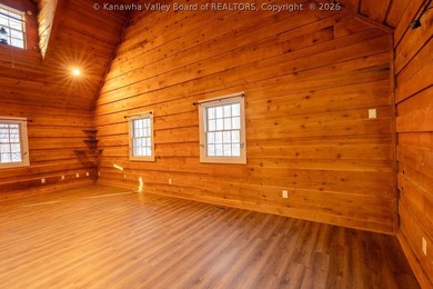 Totally updated throughout, this two-bedroom, two-bath cottage - photo 4