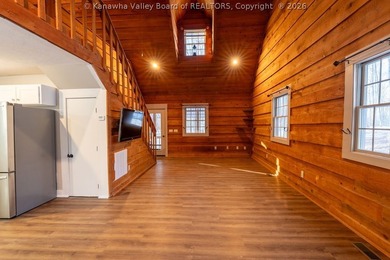Totally updated throughout, this two-bedroom, two-bath cottage - photo 5