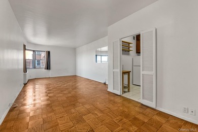 Welcome to 18K at Gerard Towers in the heart of Forest Hills - photo 5