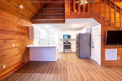Totally updated throughout, this two-bedroom, two-bath cottage - photo 6