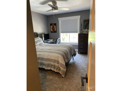 This home has it all! 5 Bedrooms, spacious master has a standing - photo 18