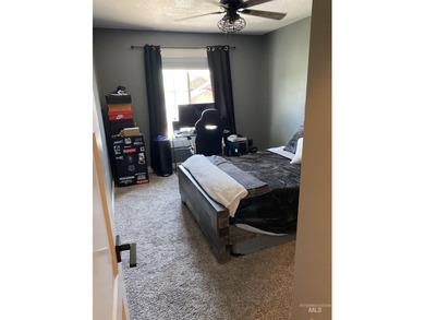This home has it all! 5 Bedrooms, spacious master has a standing - photo 19