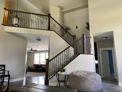 This home has it all! 5 Bedrooms, spacious master has a standing - photo 25
