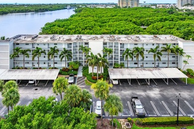 INTRACOASTAL VIEWS FULLY RENOVATED! Experience waterfront living - photo 28