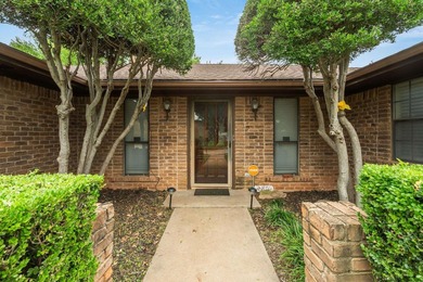 Corner-lot home with a great floor plan and endless potential! - photo 2