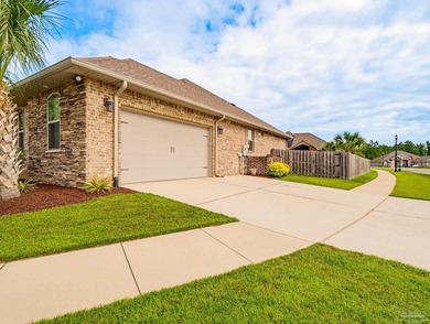 This stunning custom-built luxury home is perfectly positioned - photo 5