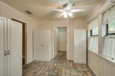 Corner-lot home with a great floor plan and endless potential! - photo 8