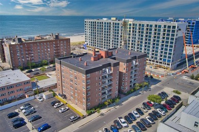 Welcome to the City by the Sea! Step into this beautifully - photo 2